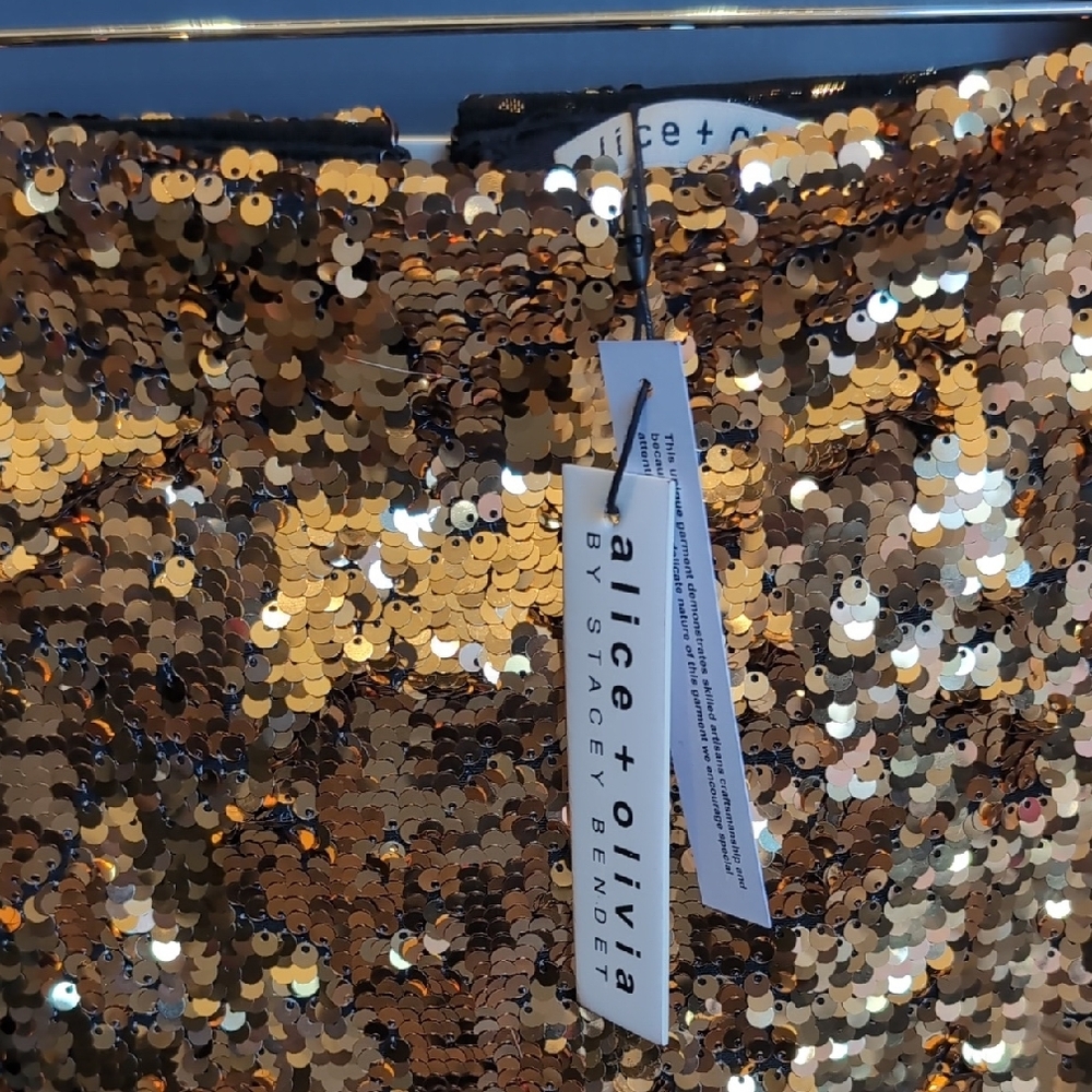 Alice + Olivia Gold Sequin Pencil Skirt - Picture 2 of 6